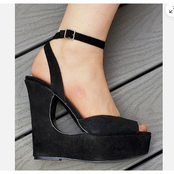 Steve Madden Decoy Black Suede Cut out HIGH wedge sandal 2010s Retro sz 8 NWT - Picture 1 of 6